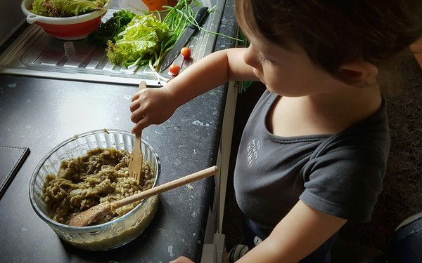 Comment réussir des aubergines grillées avec un assaisonnement méditerranéen?